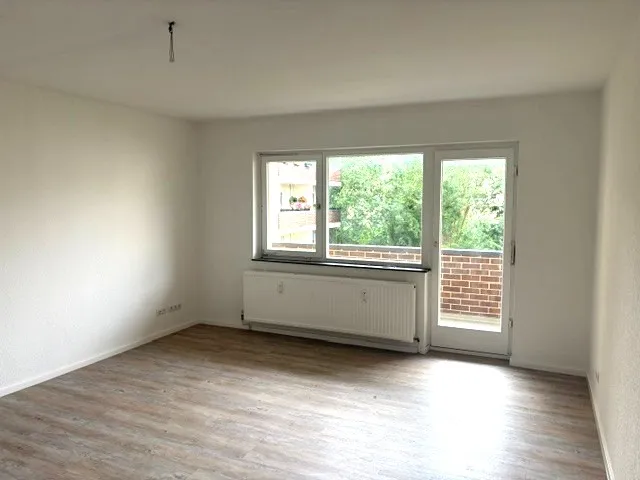 * RUHIG & GRÜN WOHNEN IM BELIEBTEN STAAKEN: MIT EINBAUKÜCHE, WANNENBAD, DESIGNBODEN & BALKON! * — photo 1